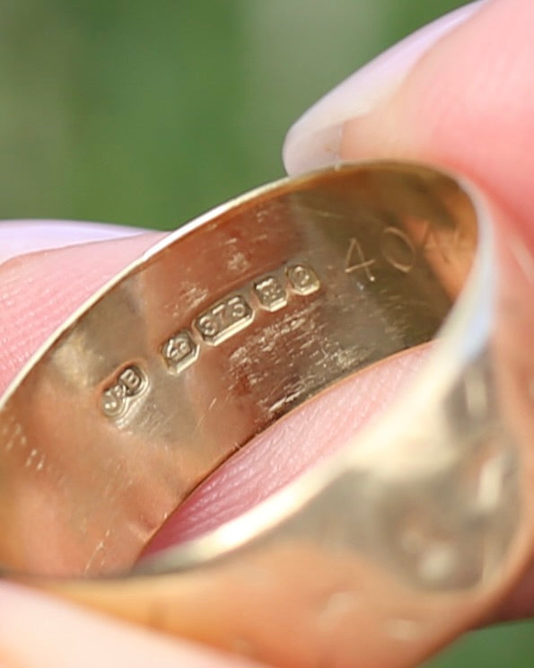 1977 London Made Wide Band with Diamond Cut Pattern, 9ct Yellow Gold, size W or 11 (fits more like a U-U1/2 due to width, 4.75g