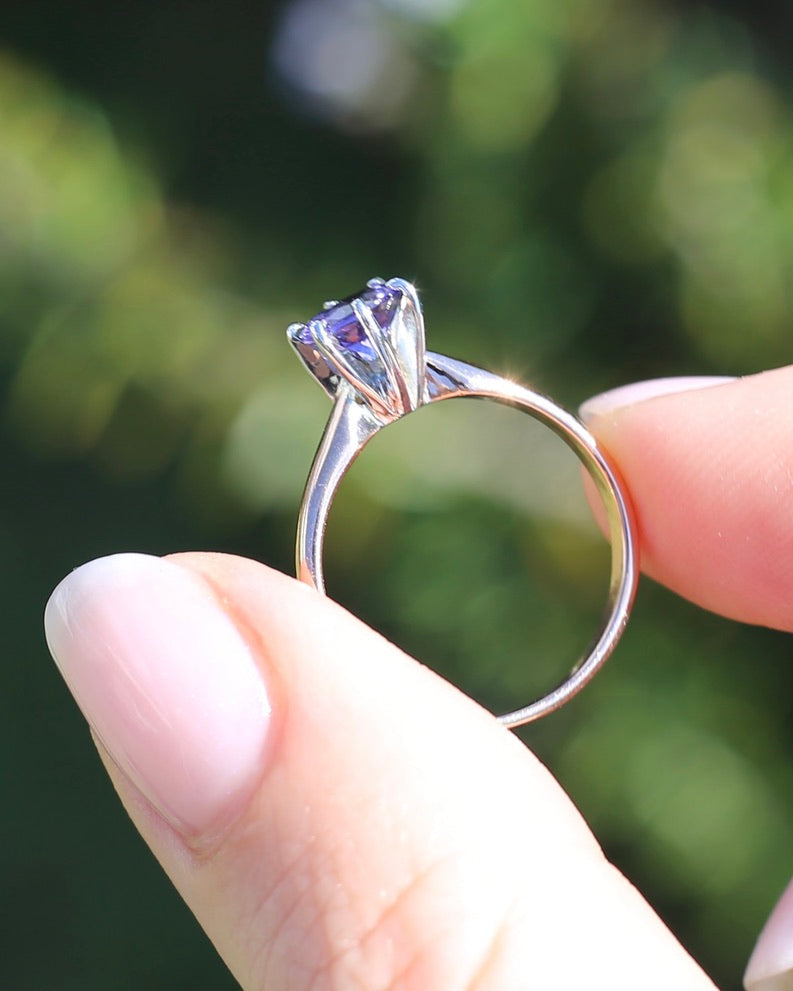 1ct Natural Tanzanite 6 Claw Ring, 10ct Rose and White Gold, size N1/2 or just under 7, 2.49g