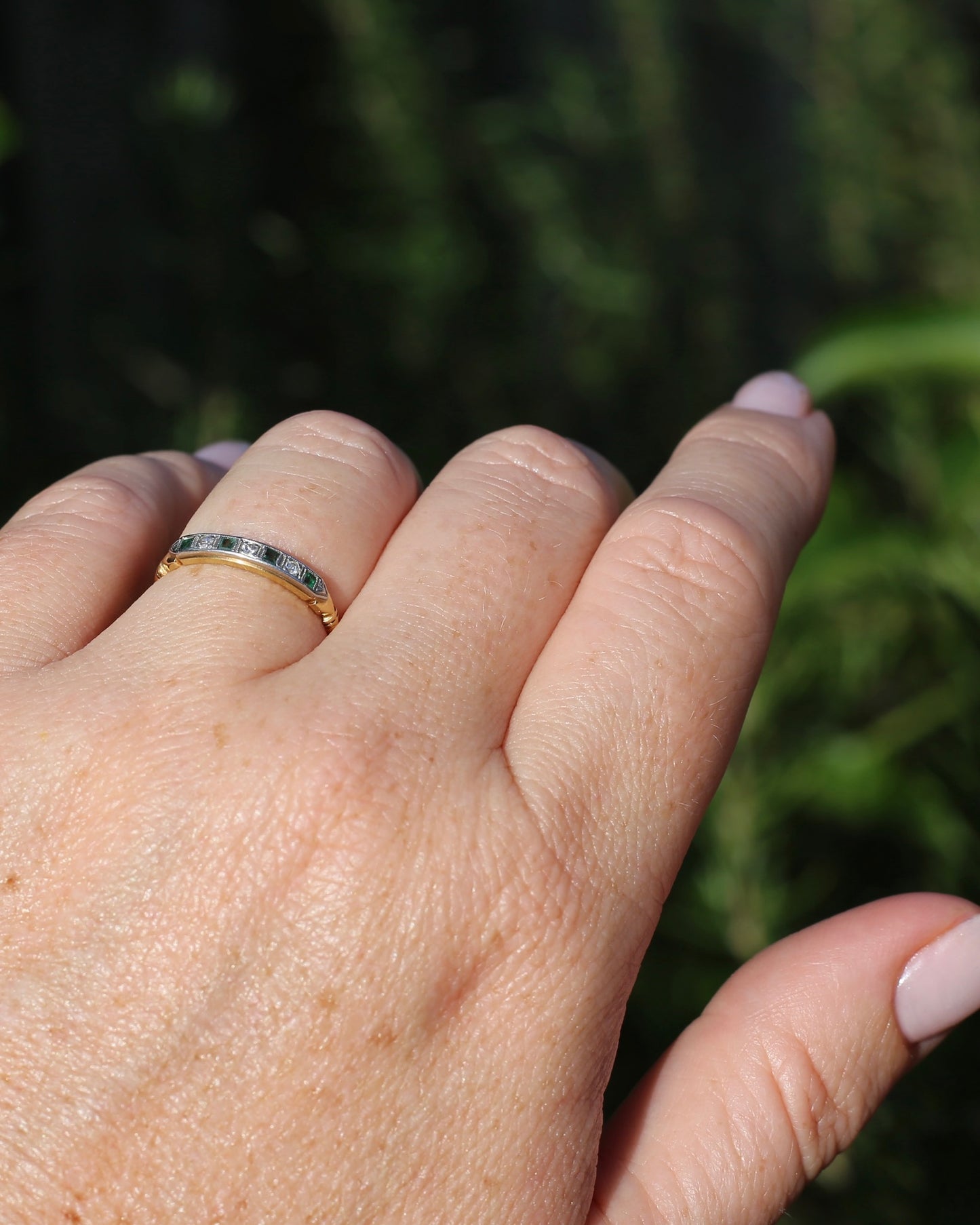 Circa 1930s Natural Emerald & Single Cut Diamond 18ct & Platinum 7 Stone Stacker, size O or 7.25, 2.05g