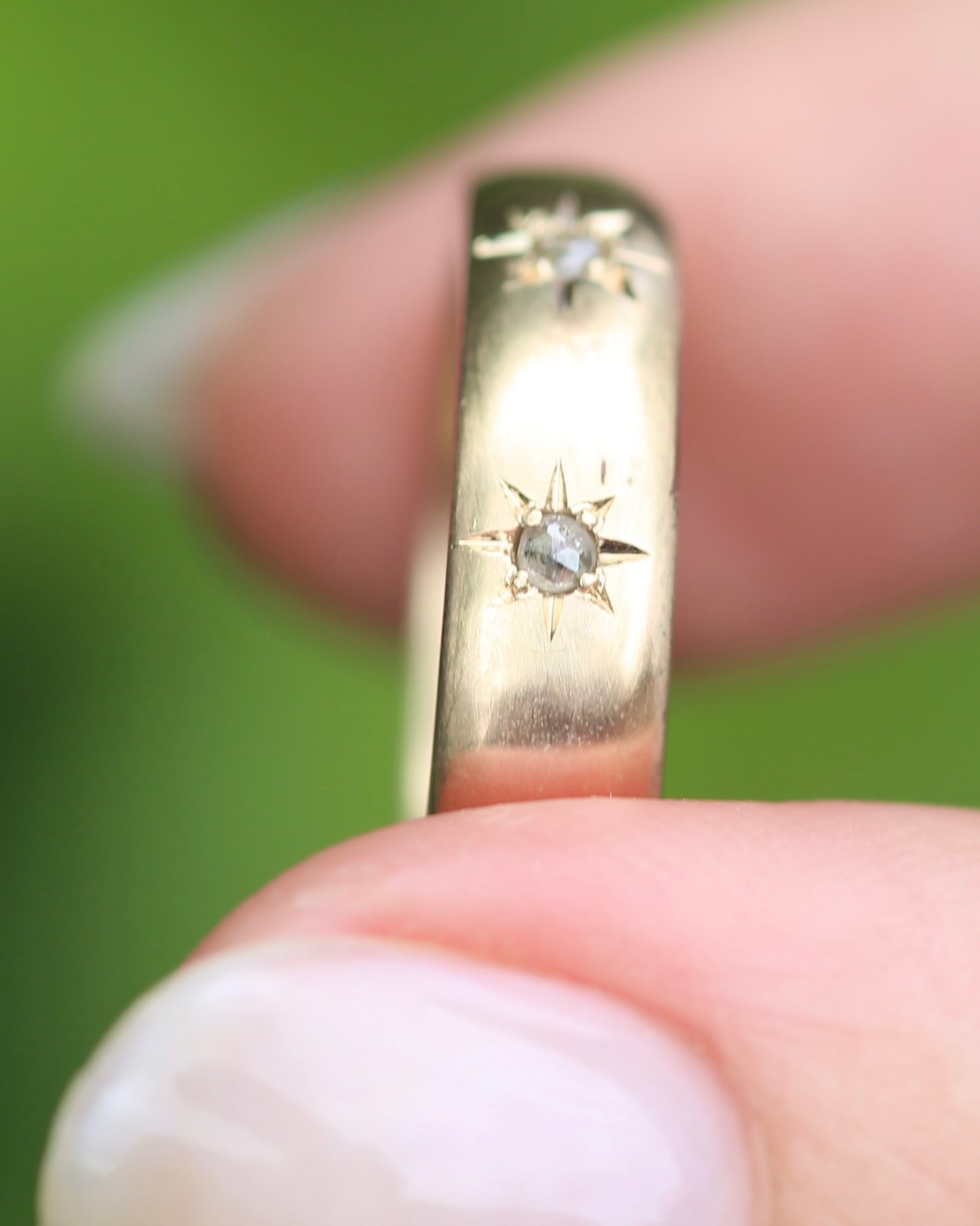 Reclaimed 9ct Yellow Gold Ring Star Set with 3 Rose Cut Diamonds, size O1/2 or 7.25 (fits about N1/2 or 7 due to width and chunk)