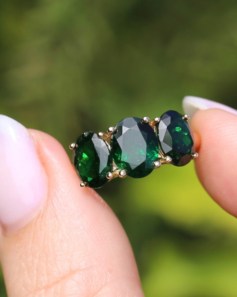 Glorious 5.18ct Tsavorite Green Garnet Trilogy Ring, 9ct Yellow Gold, size O1/2 or just over 7.25, 2.9g, with valuation