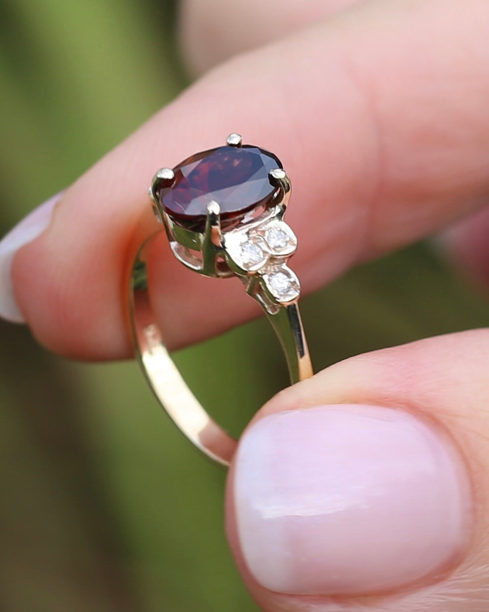 2.45ct Deep Red Whisky Zircon and Diamond RIng, 9ct Yellow Gold, size L or 5.75, 2.33g