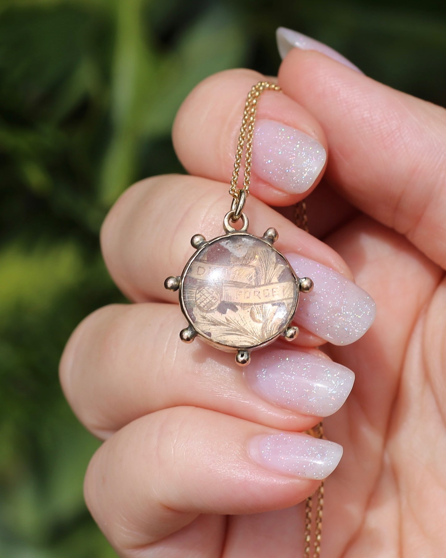 Antique Rustic Scottish "Dinna Forget" Thistle Pendant, 9ct Yellow Gold, 9ct Rose Gold, Resin, 3.30g