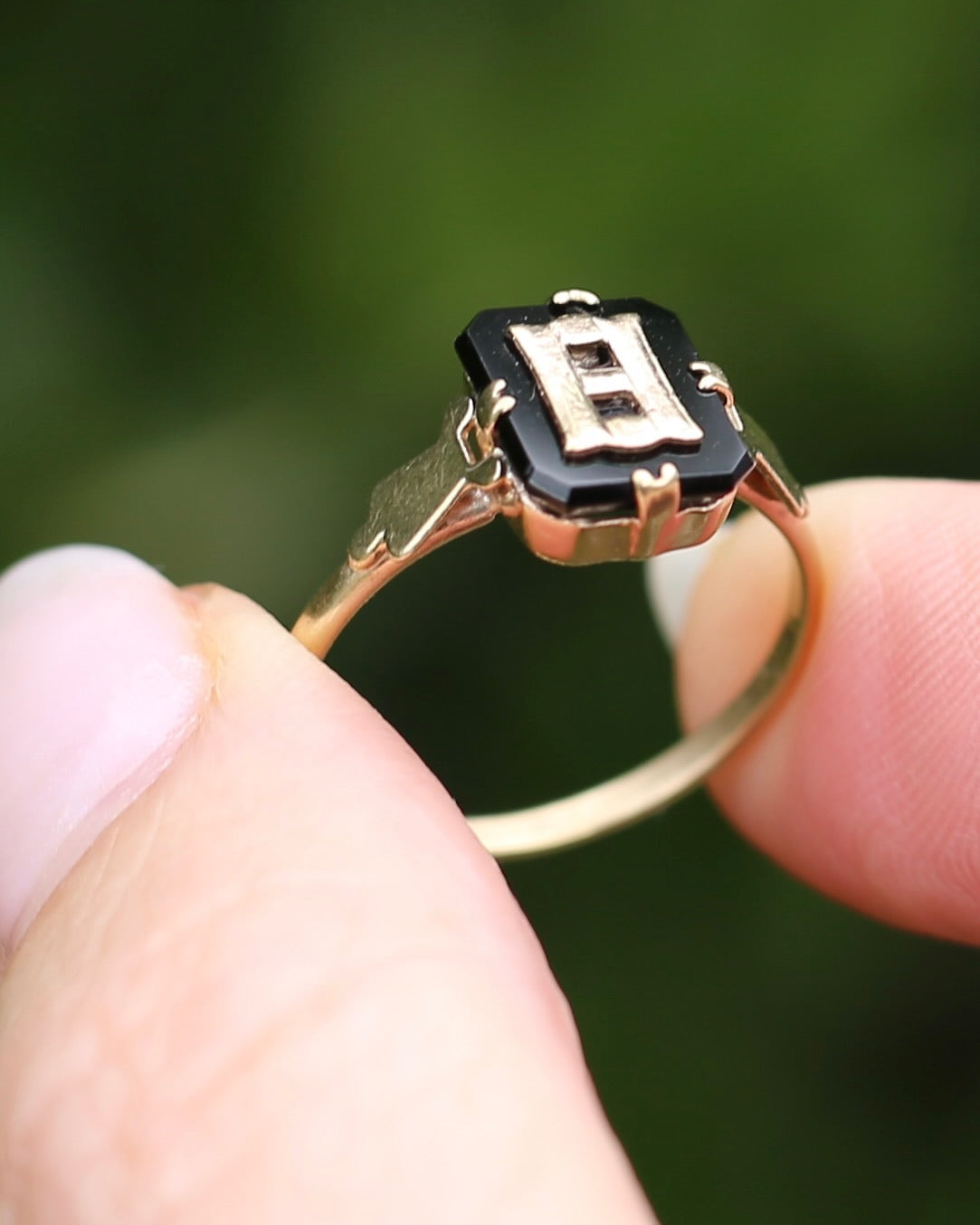 "H/B" Vintage Onyx and 9ct Yellow Gold Signet Ring, 9ct Yellow Gold, size N1/2 or 6.75