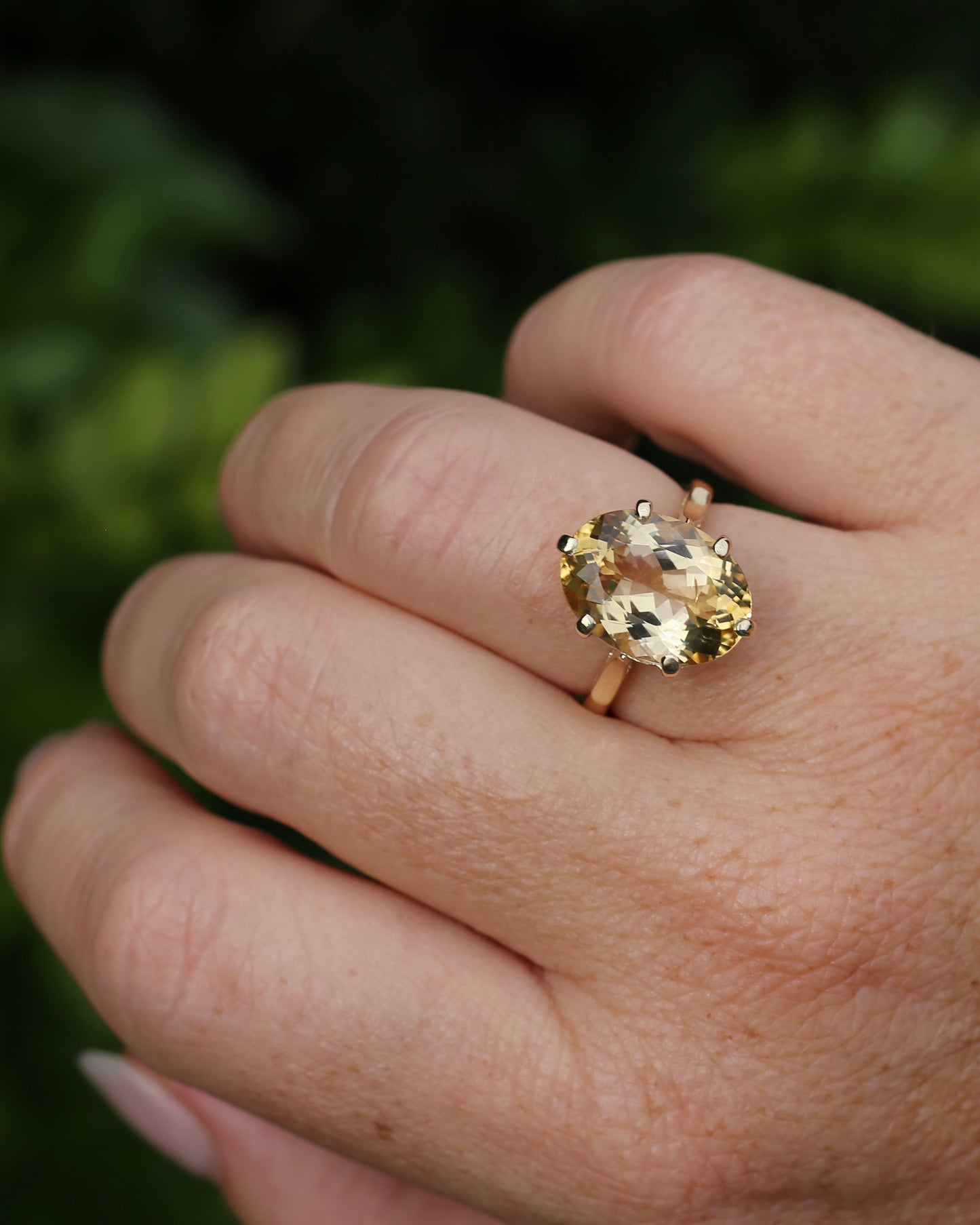 7.1ct Heliodor (Golden Beryl) in Vintage 1978 London Made Ring, 9ct Yellow Gold, size P or 7.75, 4.41g with valuation