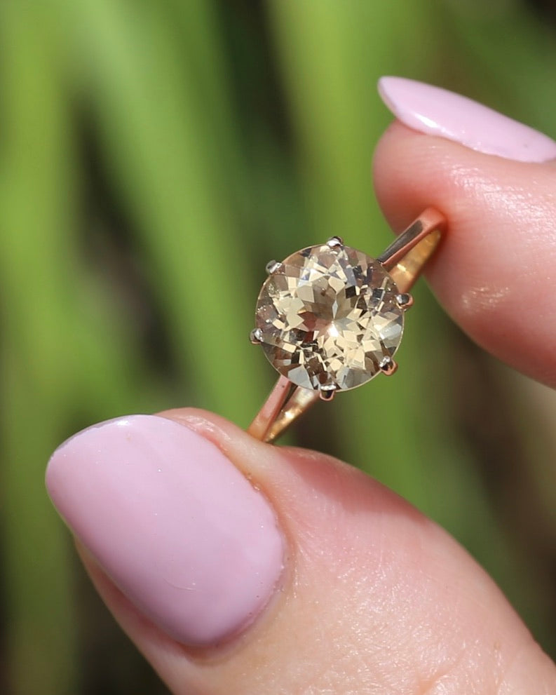 2.5ct Round Natural Heliodor (Yellow Beryl), 6 Claw Set, 9ct Yellow Gold, size N1/2 or 7, 2.0g