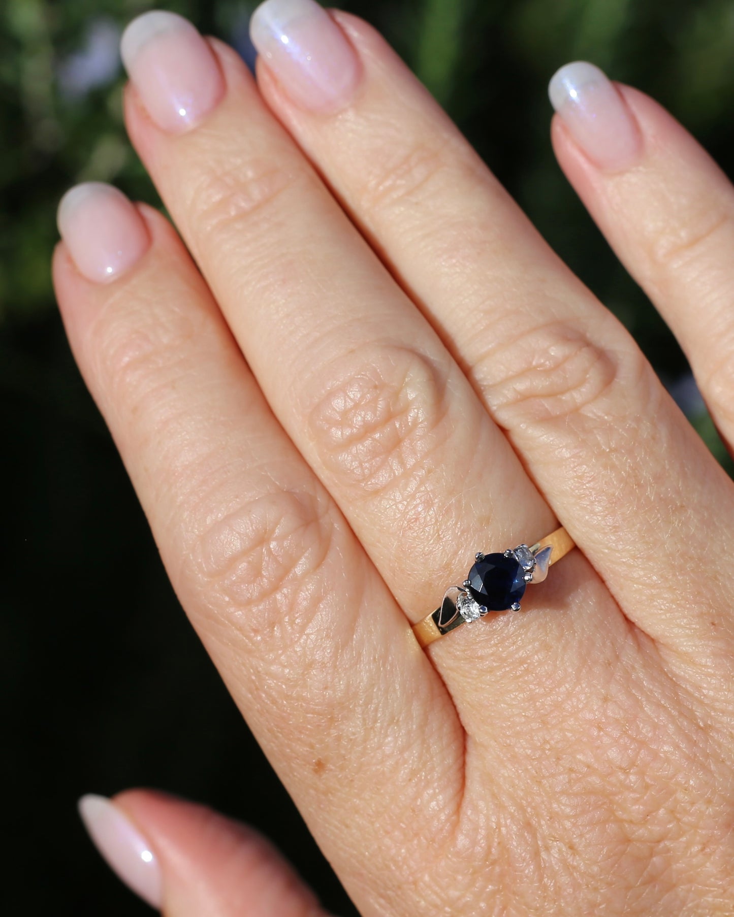 1ct Dark Blue Natural Sapphire with White Side Stones, 9ct Yellow and White Gold, size 9 or S, 2.23g