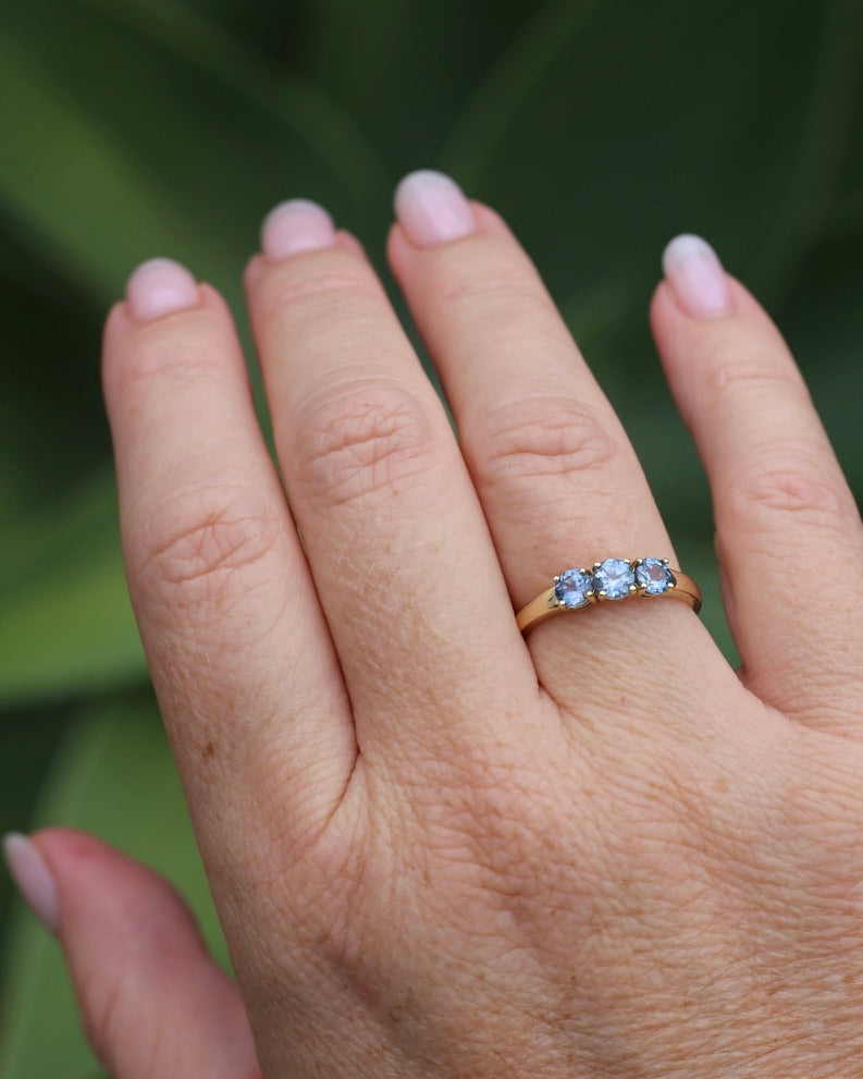 1.5ct Pale Cornflower Blue Parti Trilogy, Claw Set 9ct Yellow Gold, size Q or 8.25, 2.17g