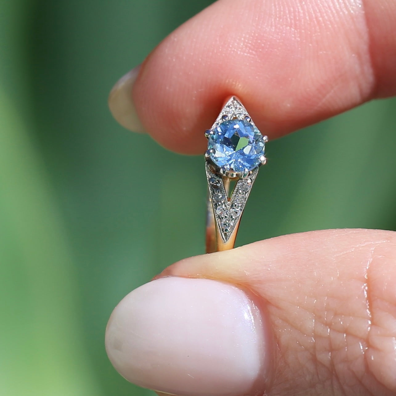 Pristine Early Australian 1930s Dunklings Blue Zircon & Diamond RIng, size L or just over 5.5