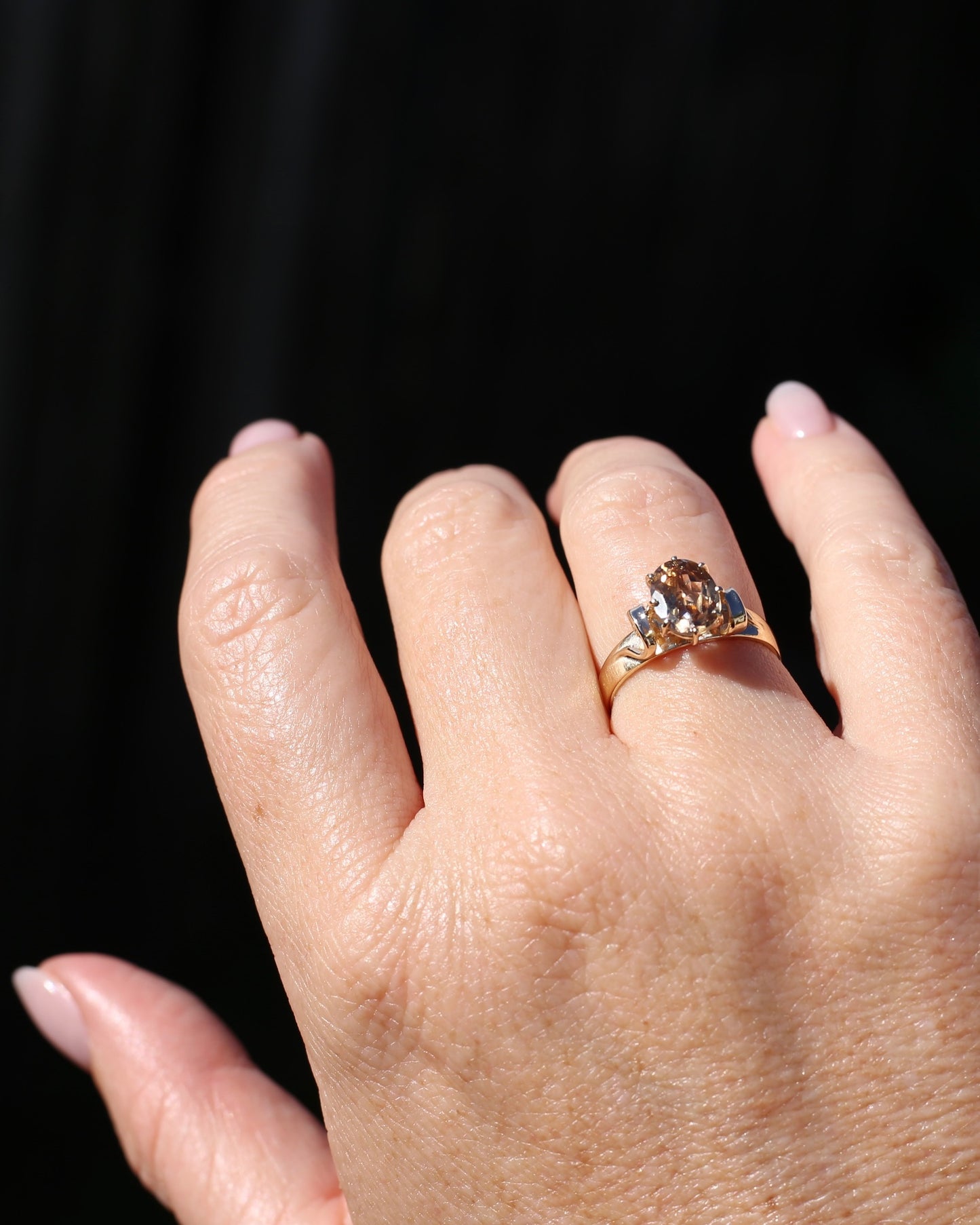 Pale Honey Coloured 2.4ct Australian Zircon in  Vintage 9ct Yellow Gold, size P or 7.5
