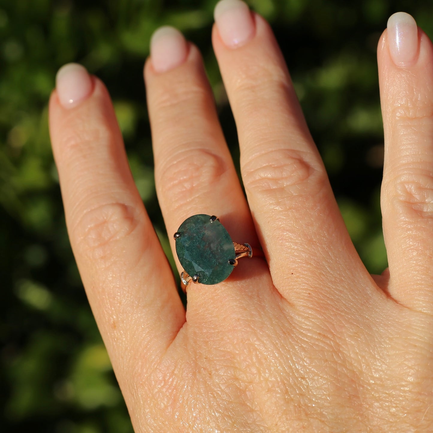 8ct Oval Moss Agate Claw Set Cocktail Ring, 14ct Yellow Gold, size Q1/2 or just over 8.25