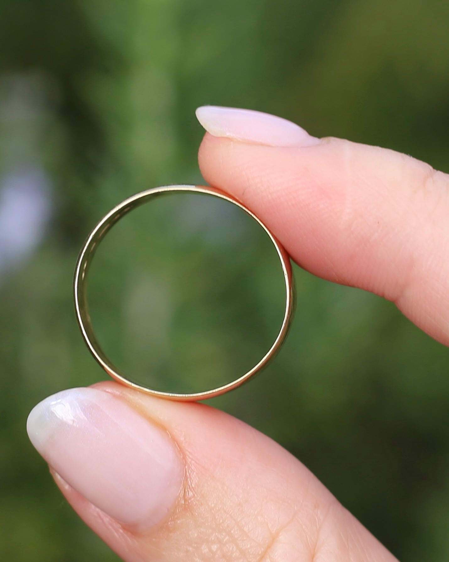 1977 London Made Wide Band with Diamond Cut Pattern, 9ct Yellow Gold, size W or 11 (fits more like a U-U1/2 due to width, 4.75g