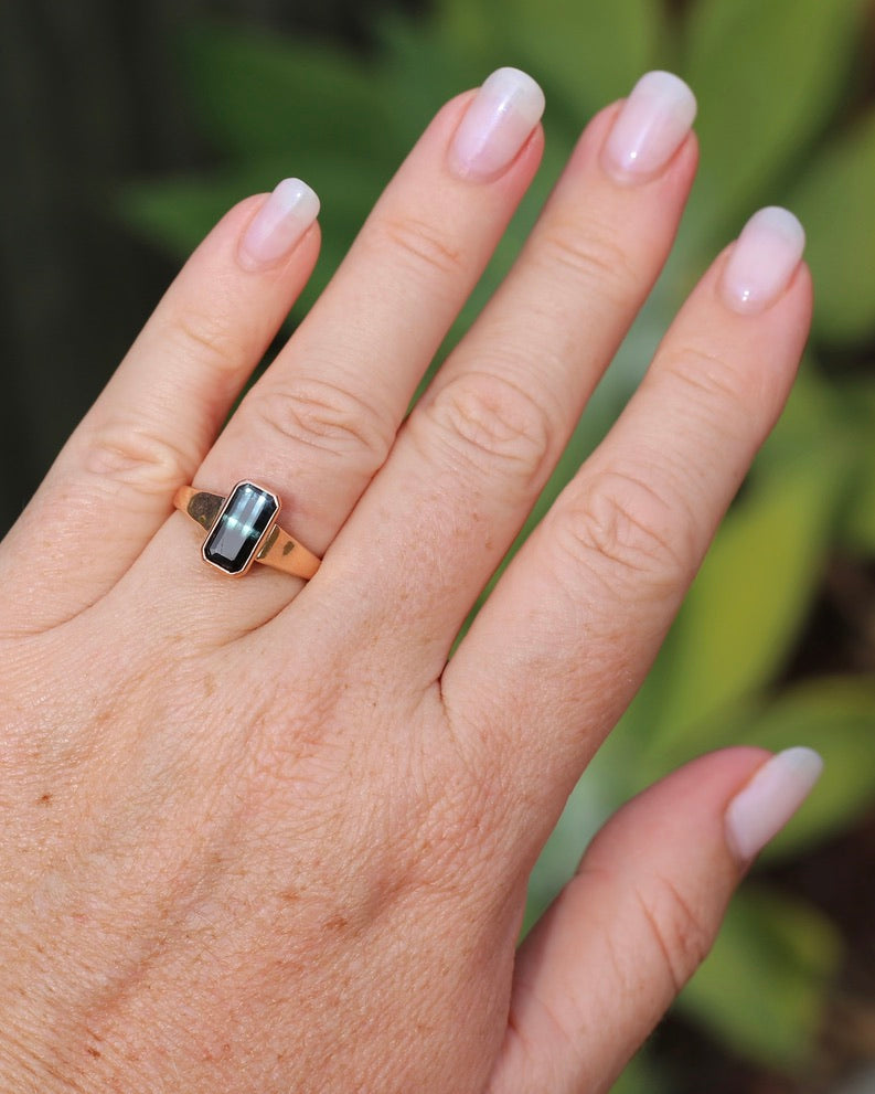 Bezel Set Bi-colour Tourmaline in Rose Gold, 9ct Rose Gold, size P or 7.75, 4.35g