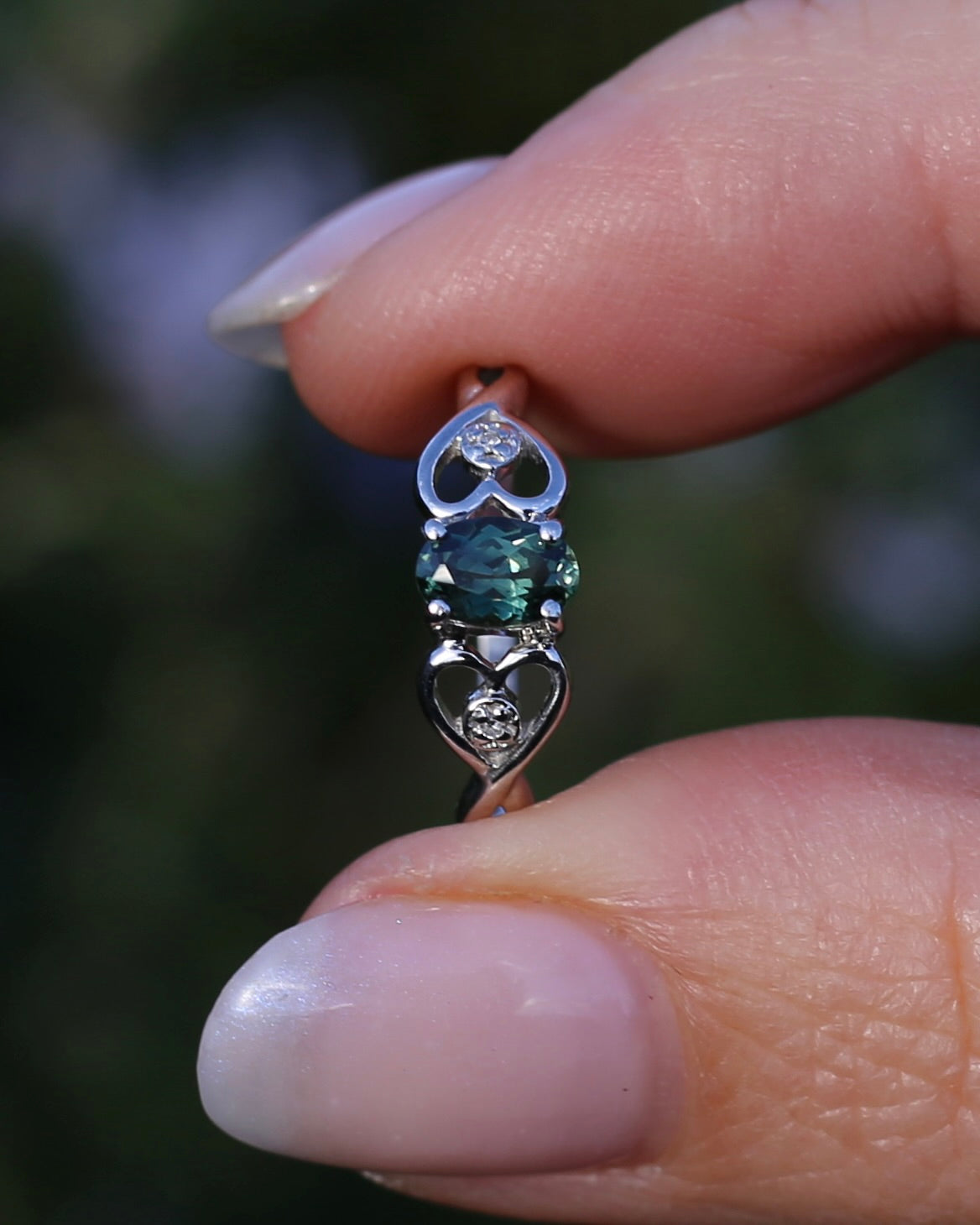 0.7ct Natural Green Parti Sapphire with tiny Diamond Set Heart Shoulders, 9ct White Gold, size K or 5.25, 1.27g