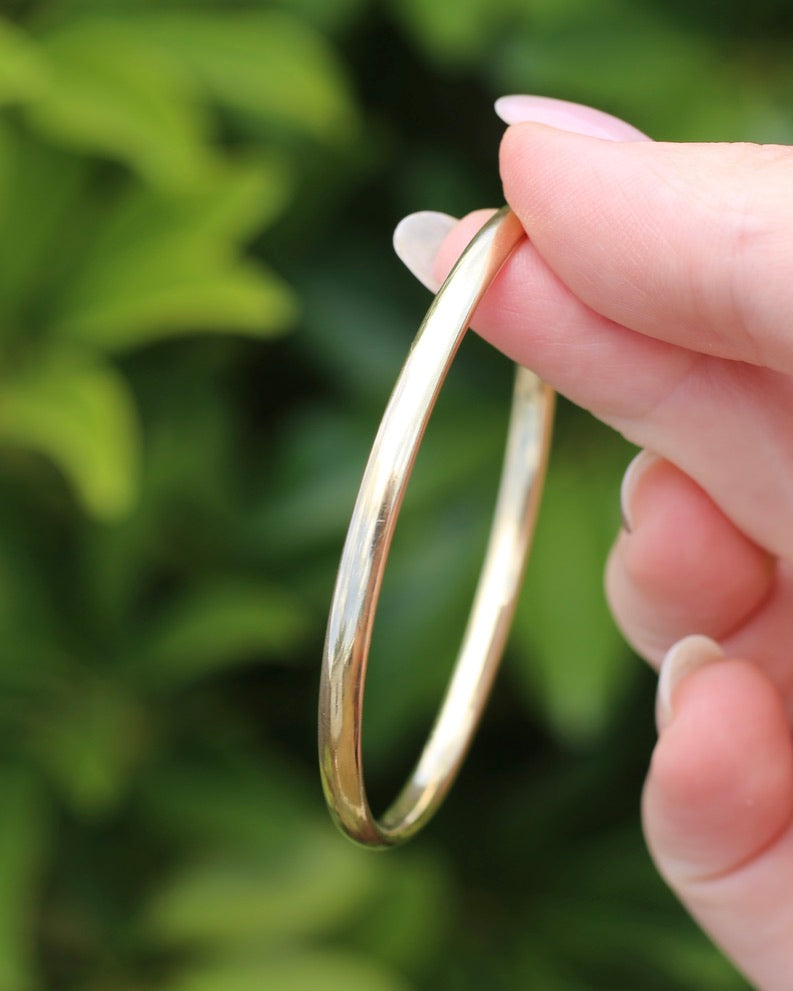 Oval 9ct Coil Bangle, 9ct Yellow Gold, 4.88g