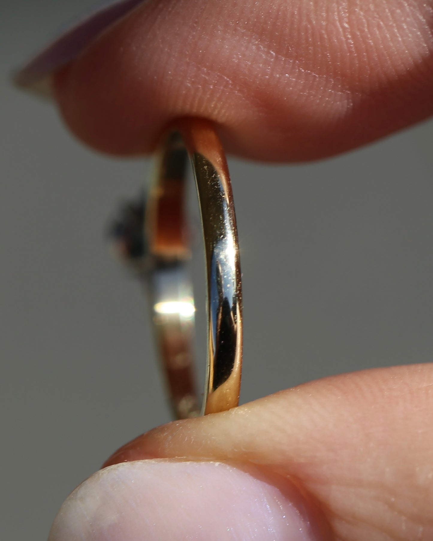 Dark Australian Sapphire and Diamond Dainty Trilogy, 9ct Yellow and White Gold, M1/2 or 6.5, 1.75g