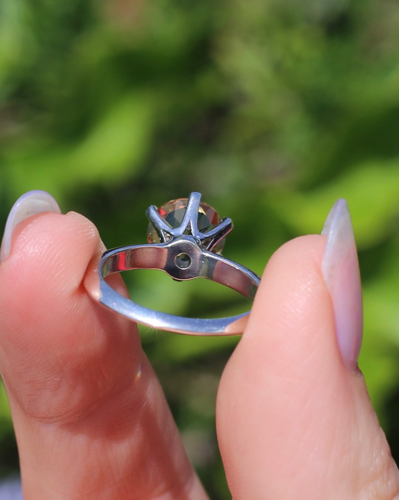 9mm 2.25ct Natural Yellow Beryl, 6 Claw Set, 9ct White Gold, size N1/2 or nearly 7, 3.75g