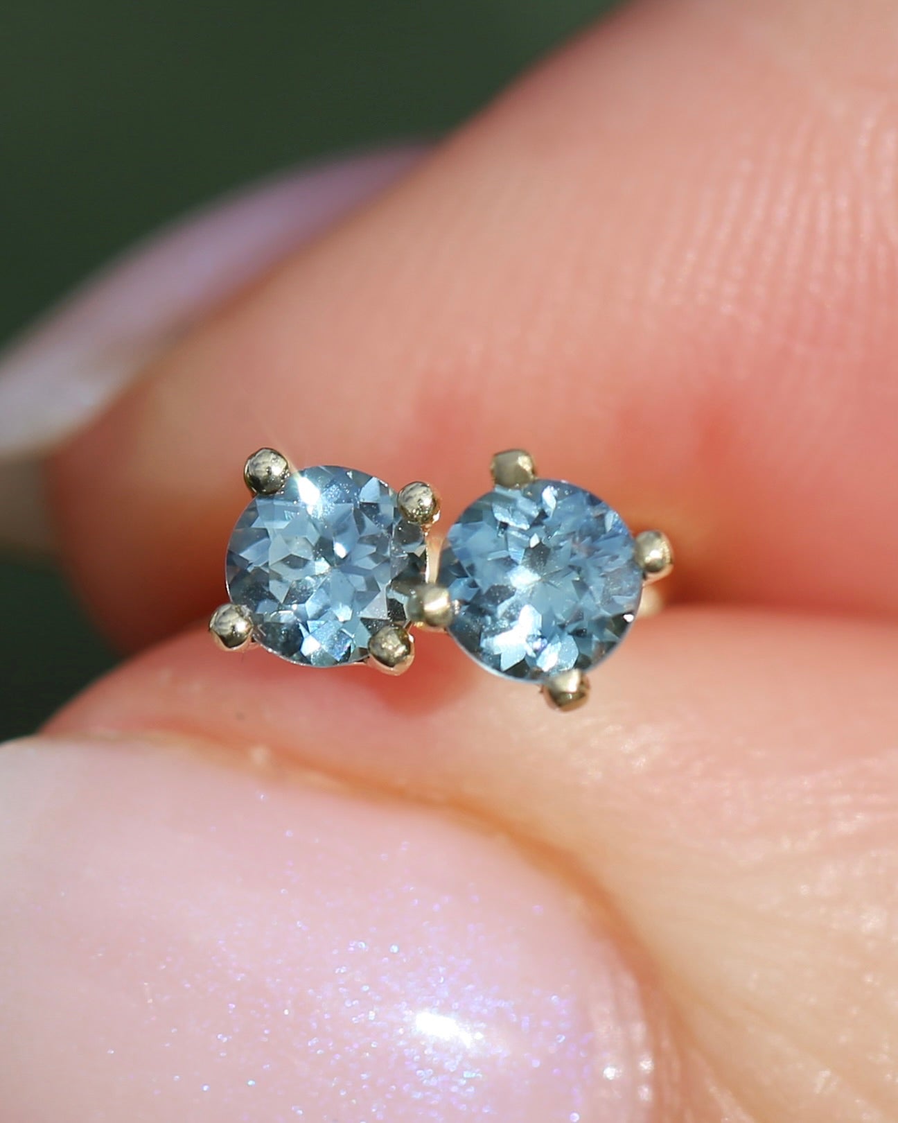 0.8ct Pale Blue Parti Sapphire Studs, 9ct Yellow Gold, 0.76g