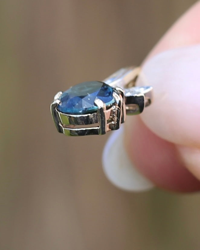 Approx 1.2ct Natural Sapphire and Single Cut Diamond Pendant, 1.1g