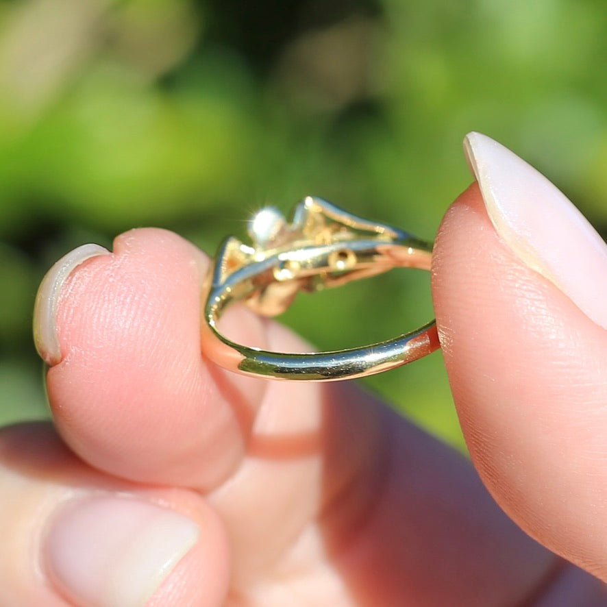 Unique Parti Sapphire and Diamond Flower Ring, 18ct Yellow Gold, size N or just over 6.5