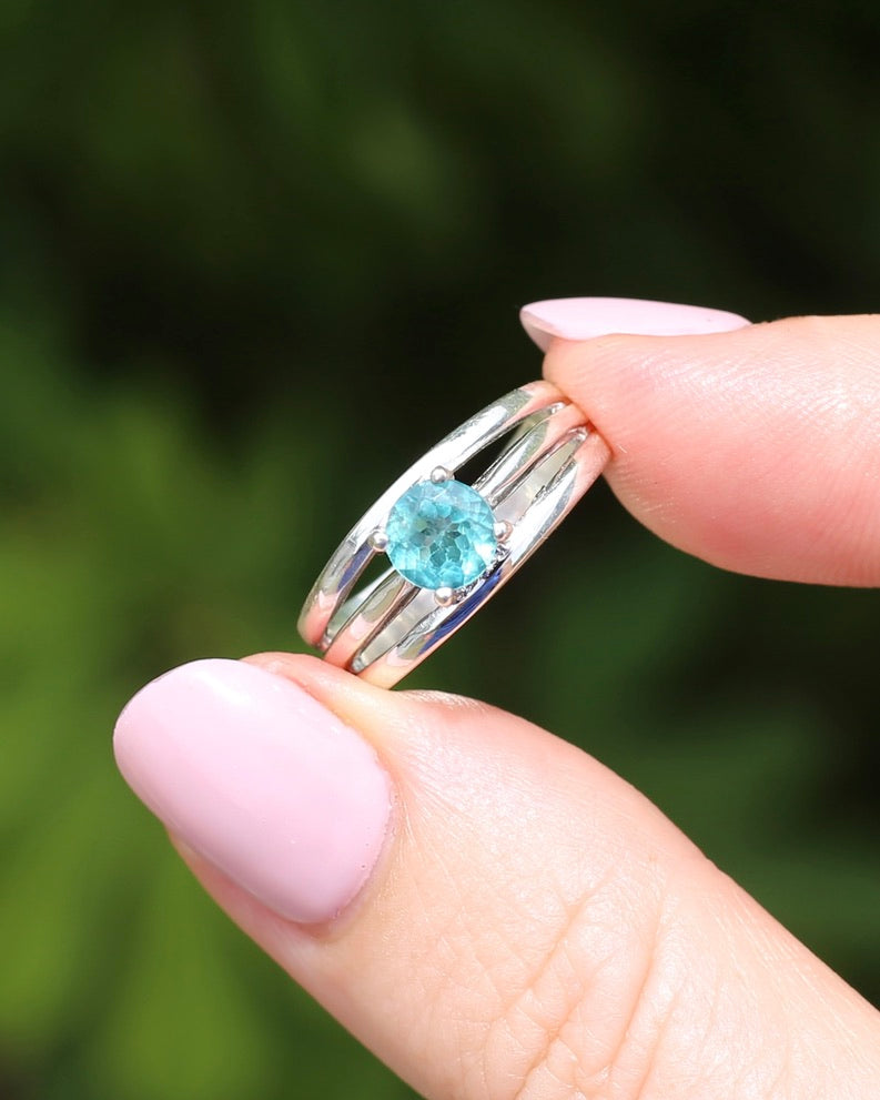 Natural Apatite Ring, Sterling Silver, size N or 6.75 (fits more like L1/2 - M or 6 due to width), 4.65g