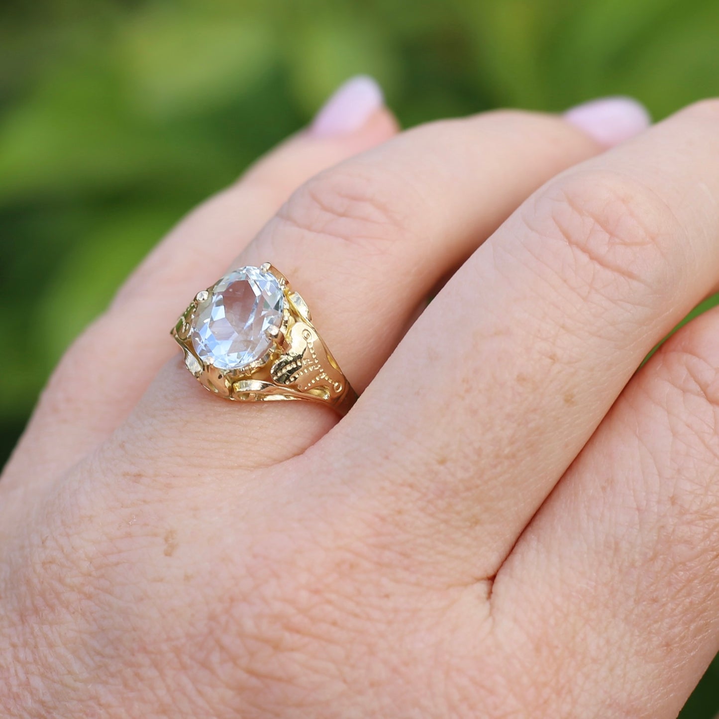 3.26ct Oval Natural Aquamarine in Hand Crafted 18ct Yellow Gold Ring, size P or 7.5, with Valuation