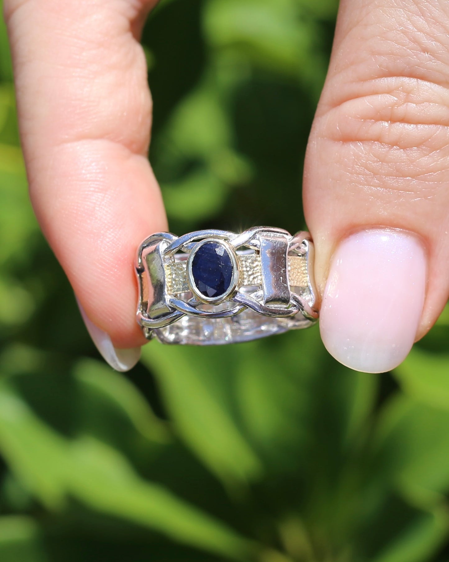 Mixed Metal Bezel Set Natural Sapphire Chunky Textured Ring in 9ct Yellow Gold and Sterling Silver, size R ot 8.5 (fits like P1/2 or 8), 8.77g