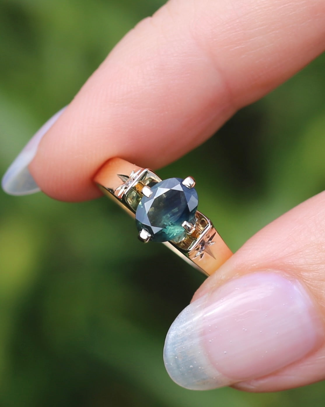 Circa 1970s 1.2ct Oval Australian Parti Sapphire Ring with Star Set Diamond Side Stones, 9ct Yellow Gold, size R1/2 or 8.75, 3.28g