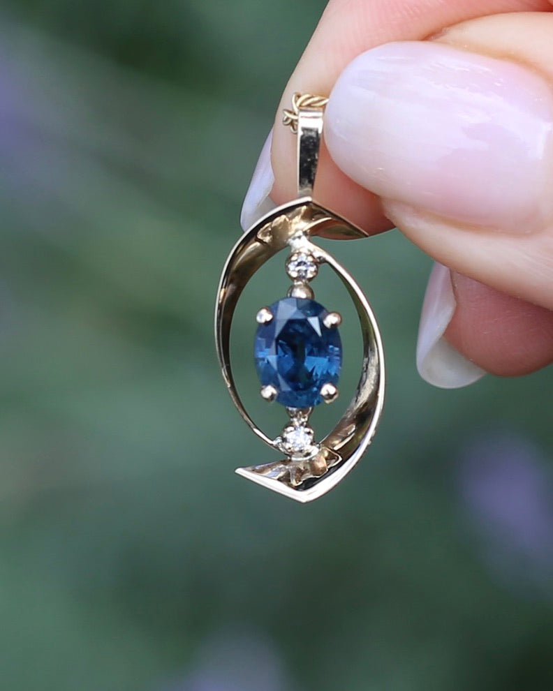 1.5ct Natural Blue Sapphire and Diamond Vintage Pendant, 9ct Yellow Gold, 1.57g