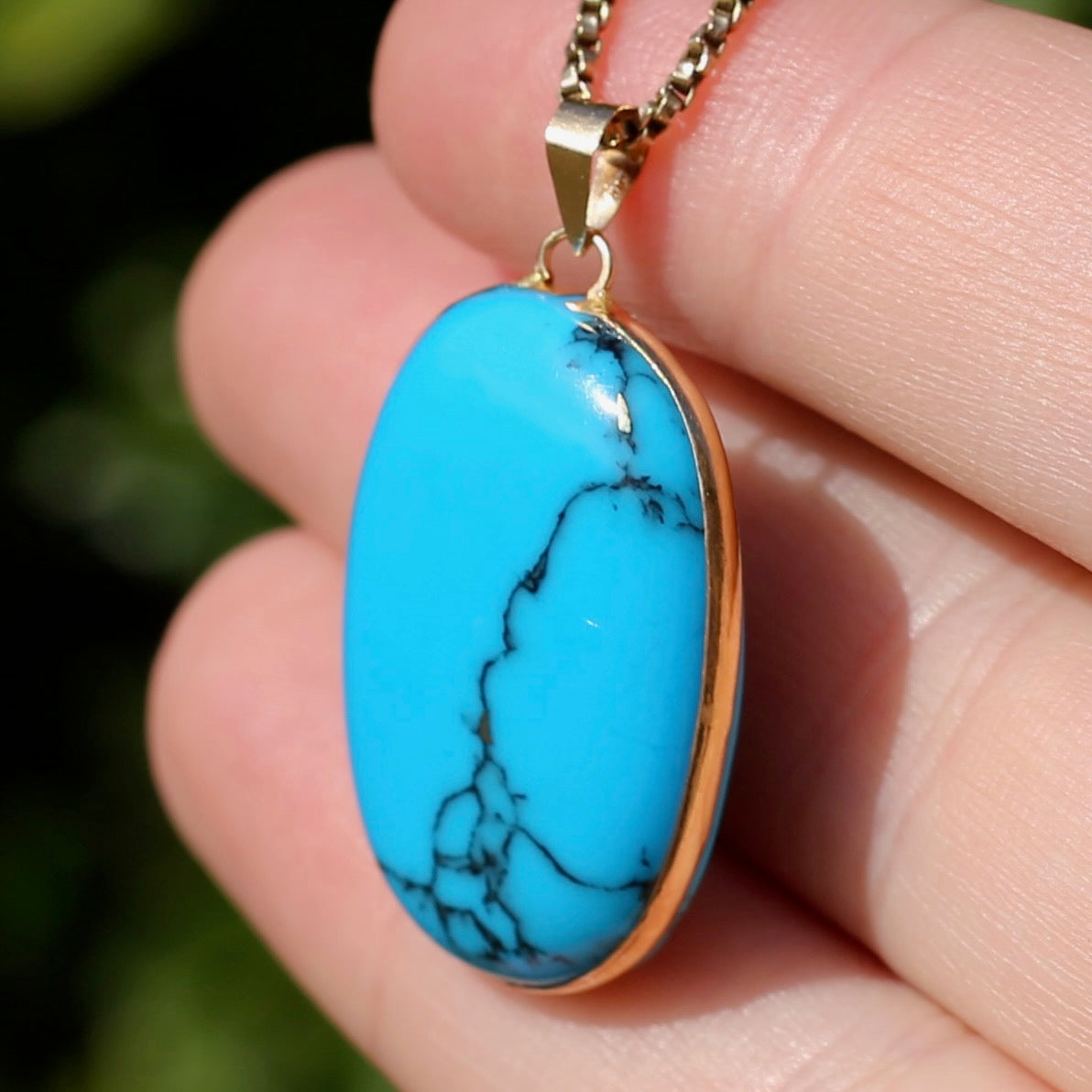 Egyptian Made 1992 Natural Oval Turquoise Pendant in 18ct Yellow Gold, 4.45g