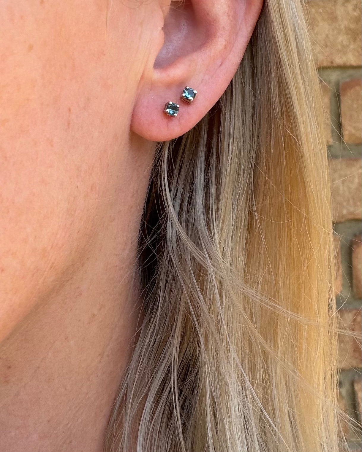 3.4mm 0.35ct combined Vibrant Blue Natural Spinel Studs, 9ct Yellow Gold, 0.64g