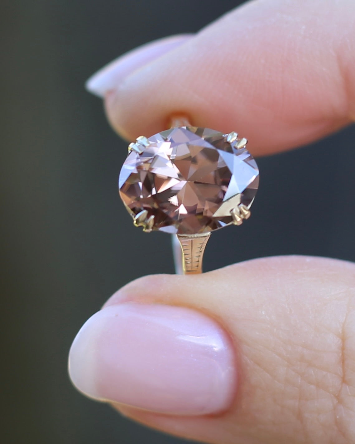 ON HOLD 7.9ct Mauve Damask Rose Oval Natural Zircon in Vintage 9ct Double Claw Ring, 9ct Yellow Gold, size M or 6.25, 3.59g