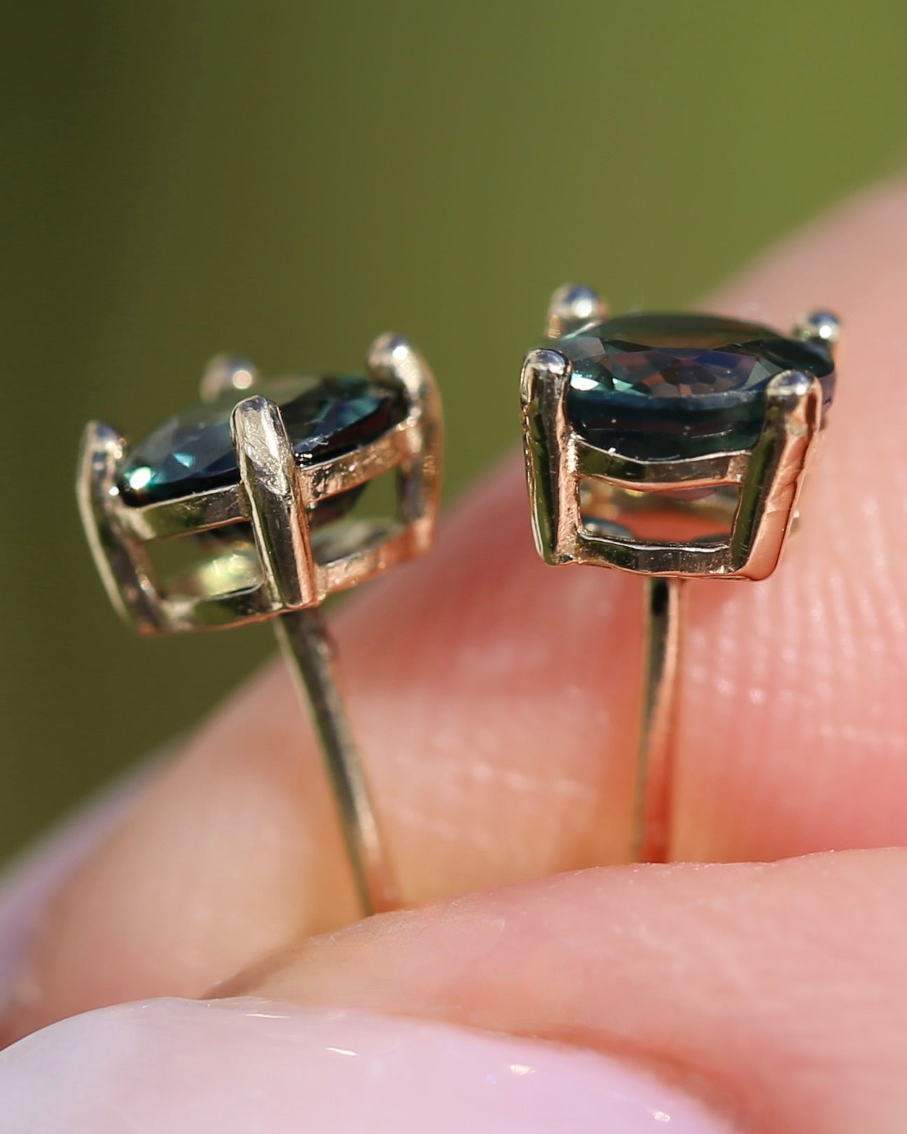 1.3ct Parti Sapphire Studs, 9ct Yellow Gold, 0.83g