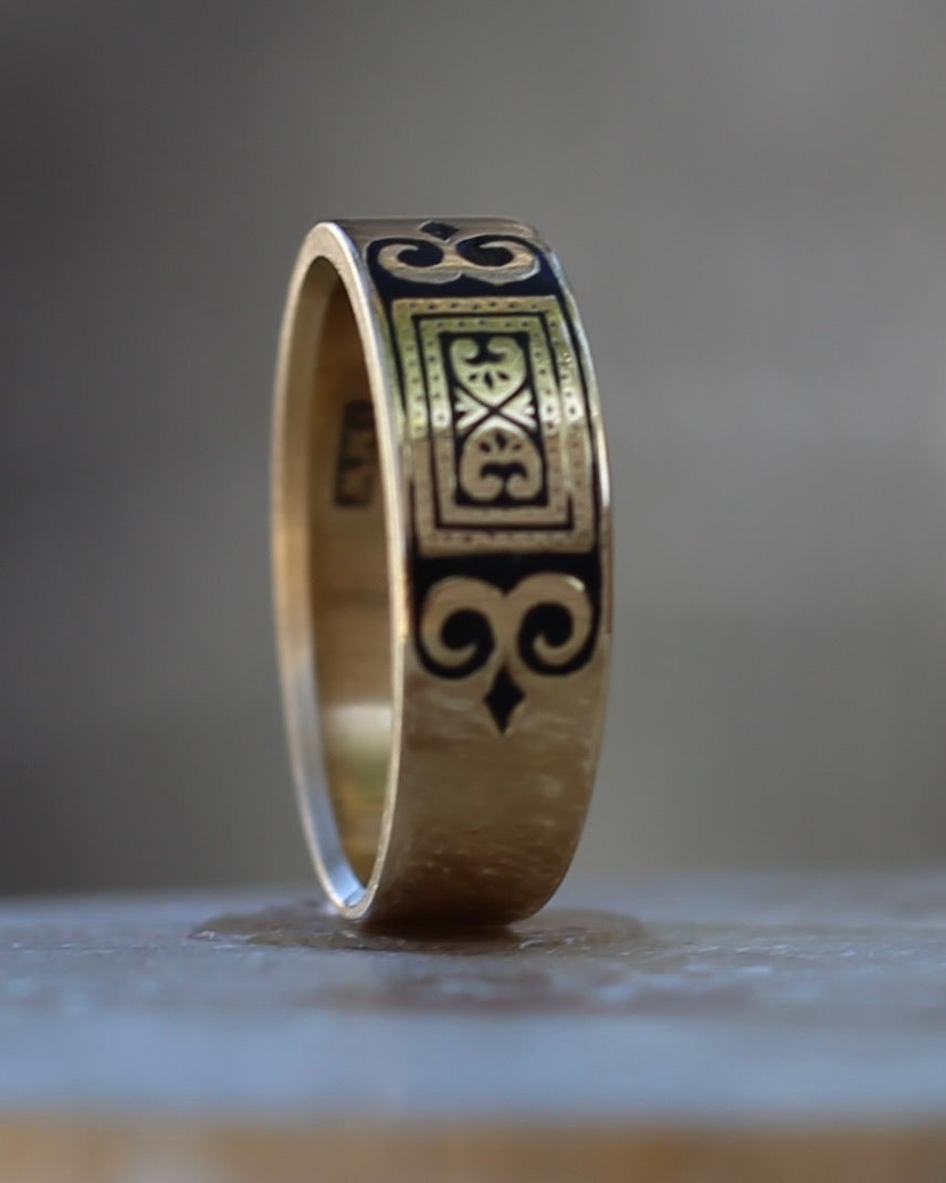 Antique Early Australian J. M. Wendt Enamel Set Band, 18ct Yellow Gold, size N or just over 6.5 (fits more like an M-M1/2 due to width)