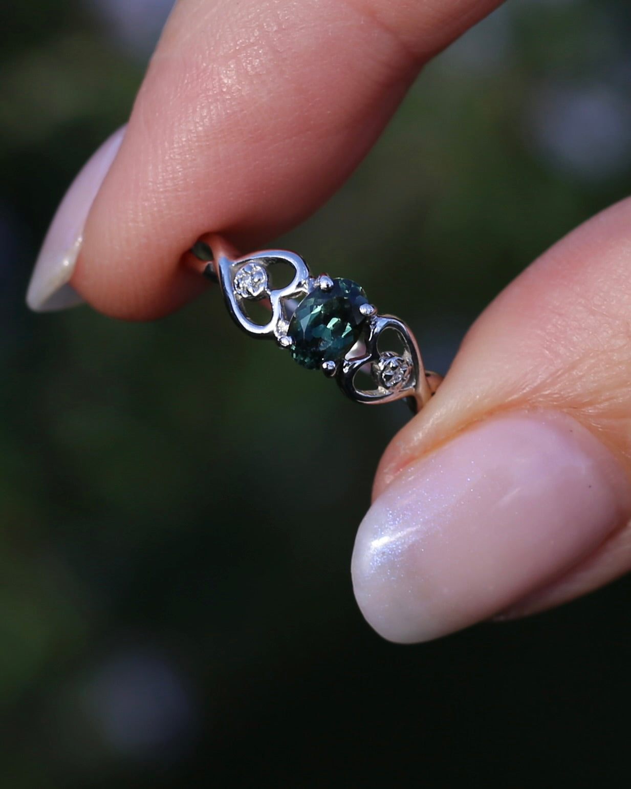 0.7ct Natural Green Parti Sapphire with tiny Diamond Set Heart Shoulders, 9ct White Gold, size K or 5.25, 1.27g