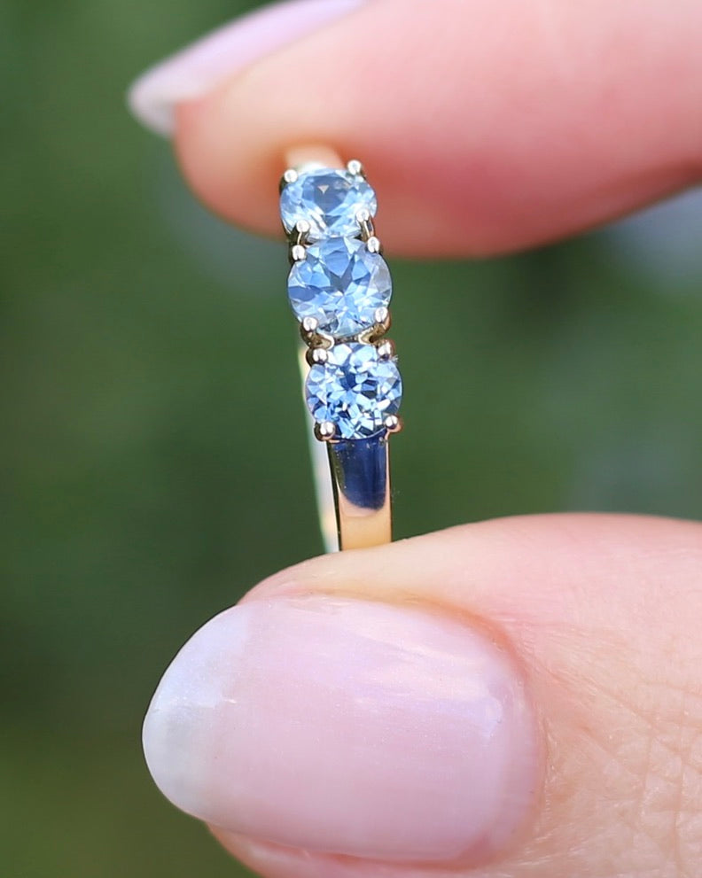 1.5ct Pale Cornflower Blue Parti Trilogy, Claw Set 9ct Yellow Gold, size Q or 8.25, 2.17g