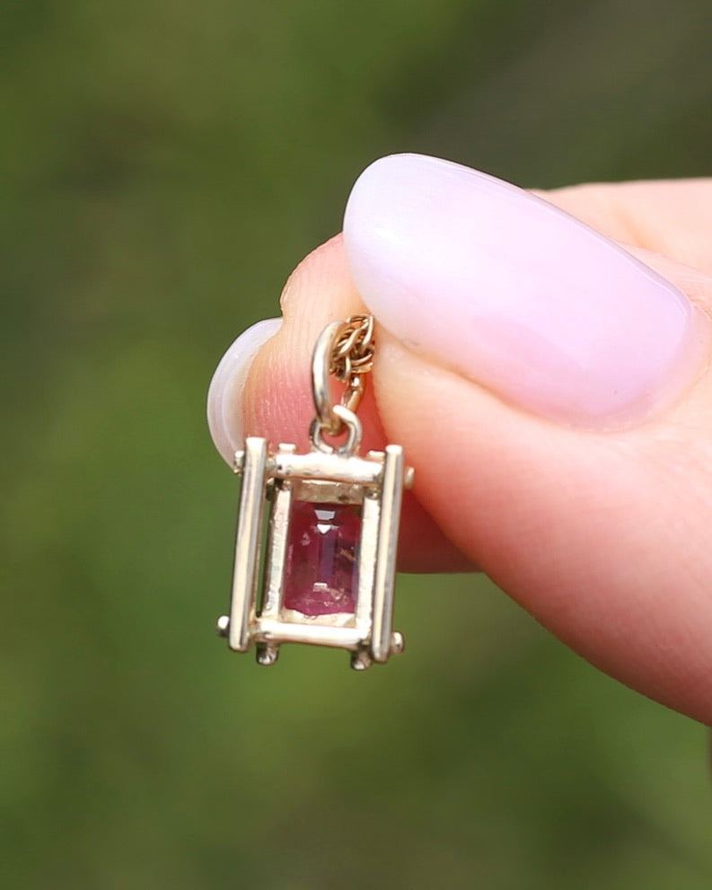 0.65ct pink tourmaline Handmade Pendant, 9ct Yellow Gold, 1.11g