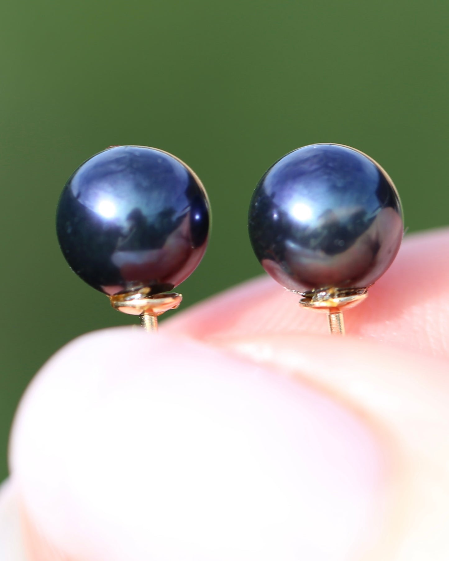 7mm Dyed Freshwater Pearl Studs, 14ct Yellow Gold, 1.38g
