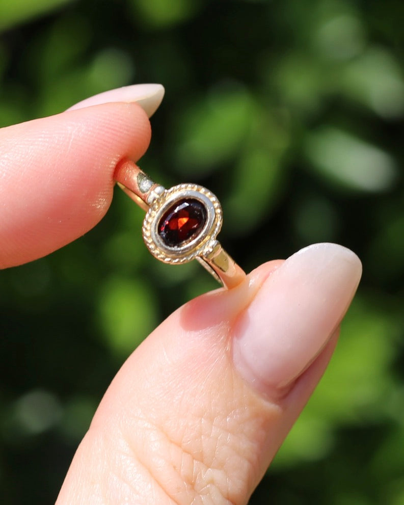 Bezel Set Garnet, 9ct Yellow Gold, size N or just over 6.5, 2.20g