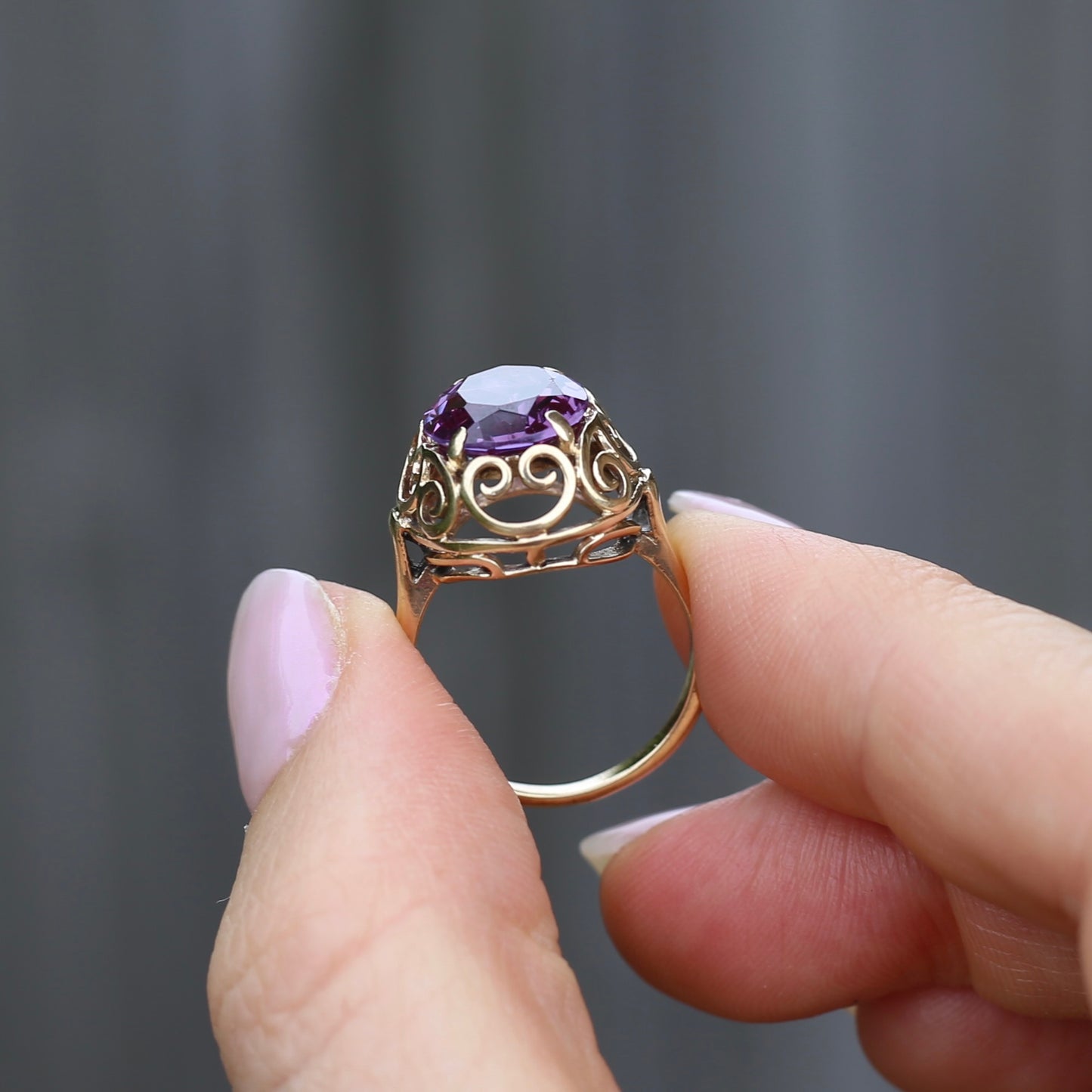 Synthetic Colour Change Purple Sapphire in Filigree Gold Ring, 10ct yellow gold,  size M1/2 or just under 6.5