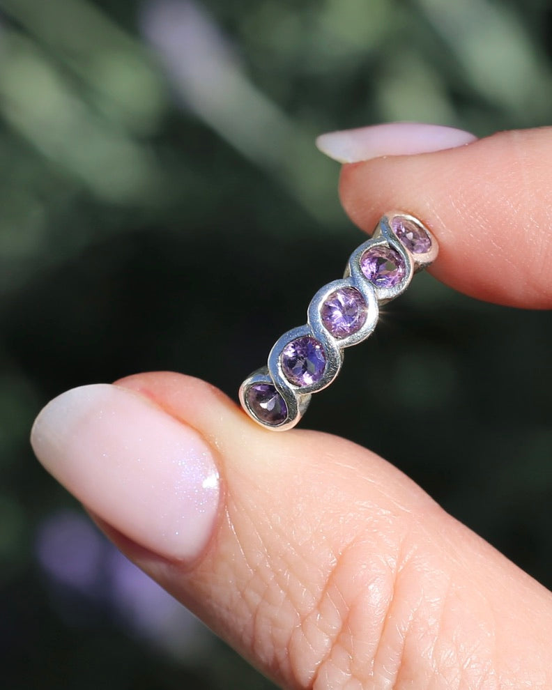 Five Stone Bezel Set Amethyst Silver Ring, Sterling Silver, size O or 7.25, 3.41g