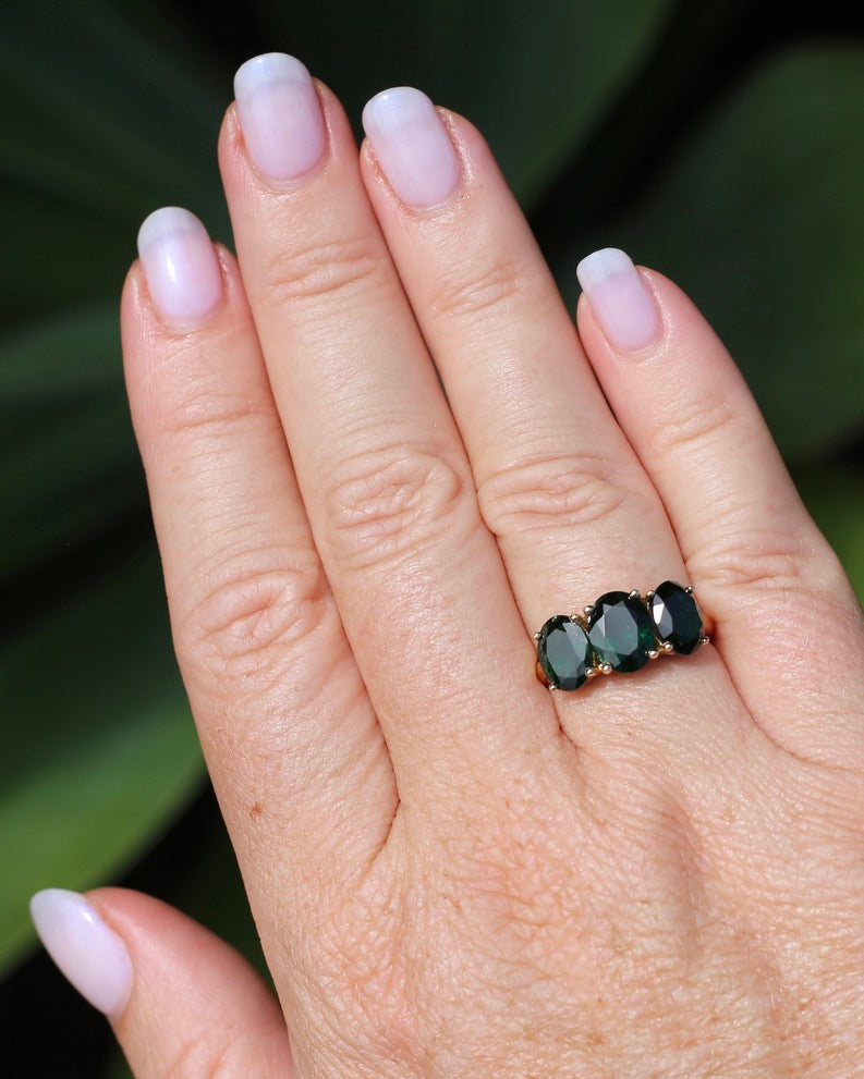 Glorious 5.18ct Tsavorite Green Garnet Trilogy Ring, 9ct Yellow Gold, size O1/2 or just over 7.25, 2.9g, with valuation