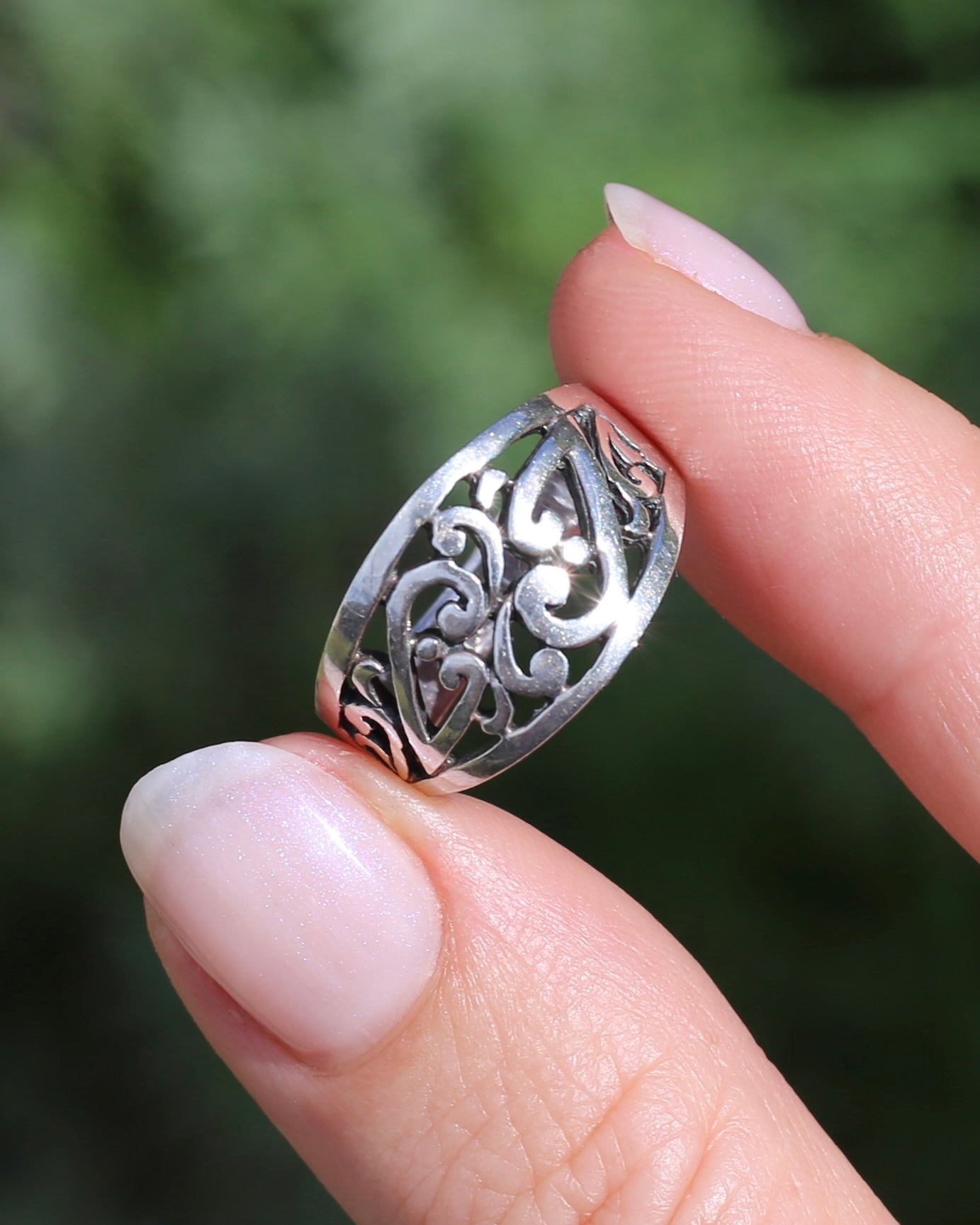 Hand Carved Flat Swirl J Ring, Sterling Silver, size R or 8.5 - fits more like a Q1/2 due to width, 3.78g