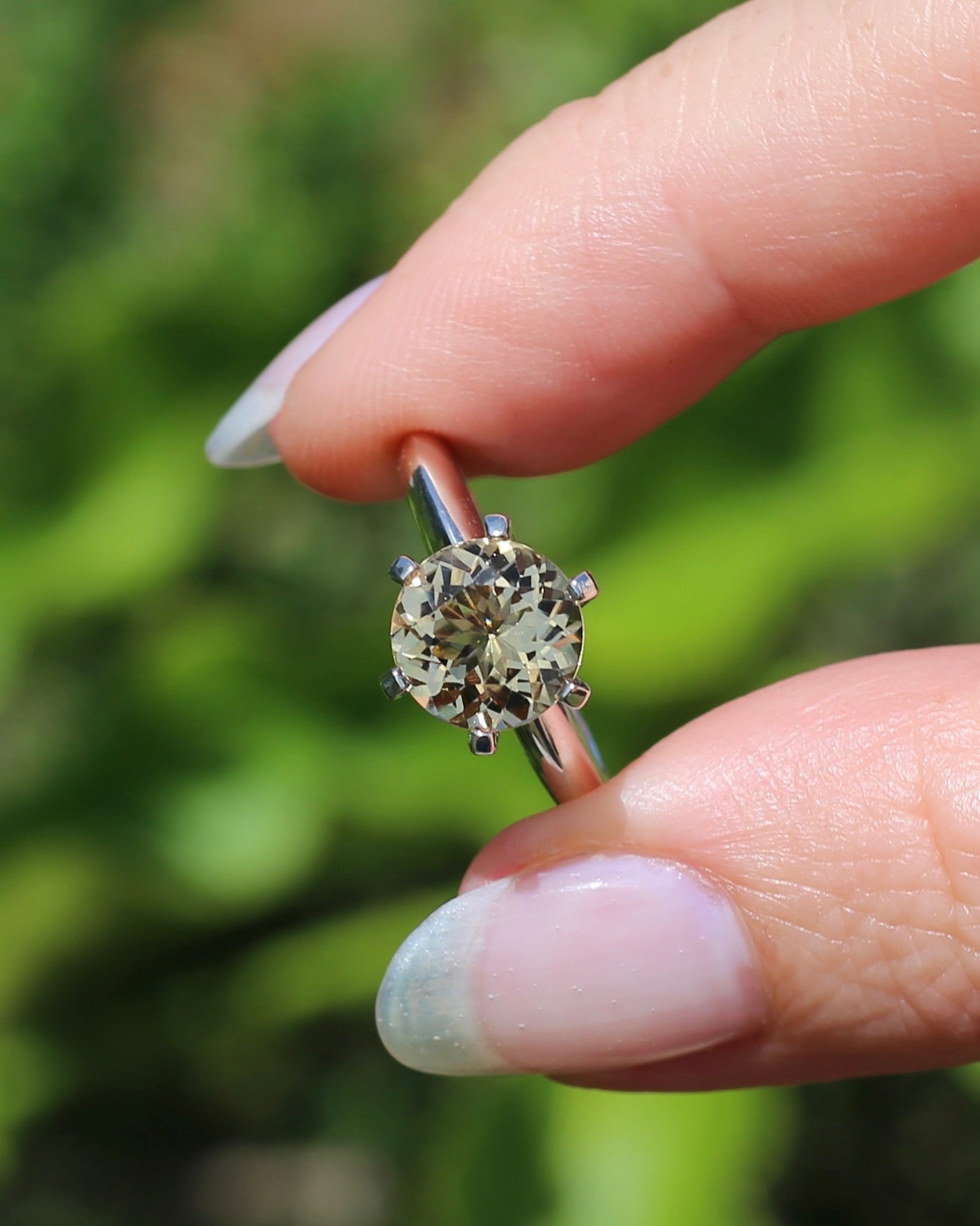 9mm 2.25ct Natural Yellow Beryl, 6 Claw Set, 9ct White Gold, size N1/2 or nearly 7, 3.75g