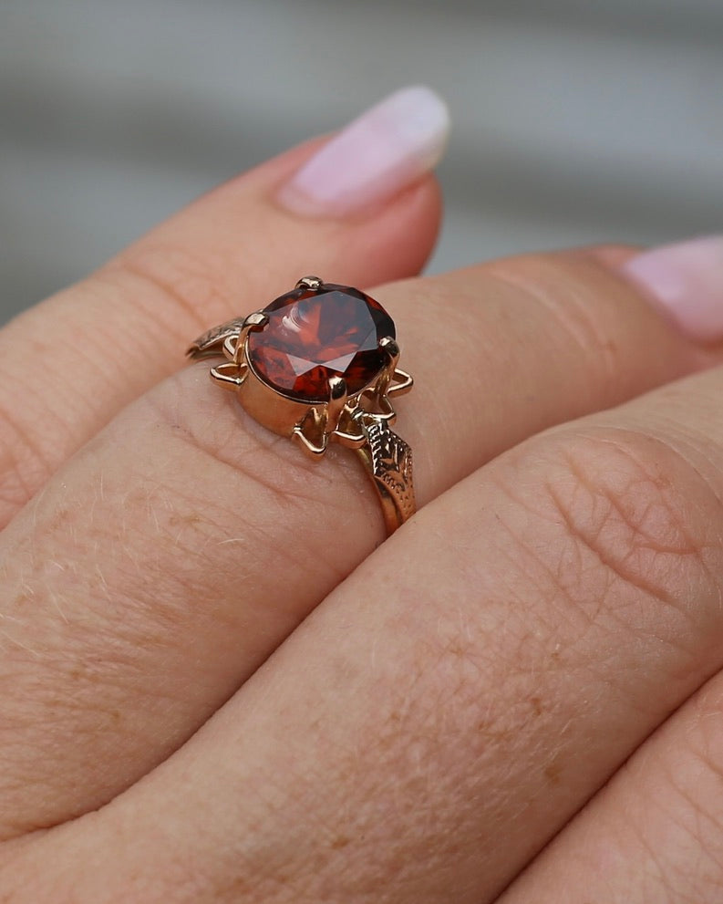 4ct Whisky Zircon in Vintage Old Rosey Gold Ring, 9ct Old Rosey Gold, size M or just over 6, 2.18g
