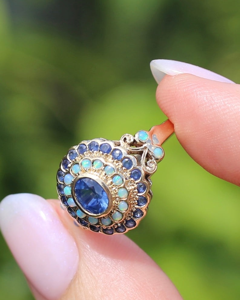 Natural Sapphire and Opal Cluster Ring, 9ct Yellow Gold, size P or 7.5, 4.04g