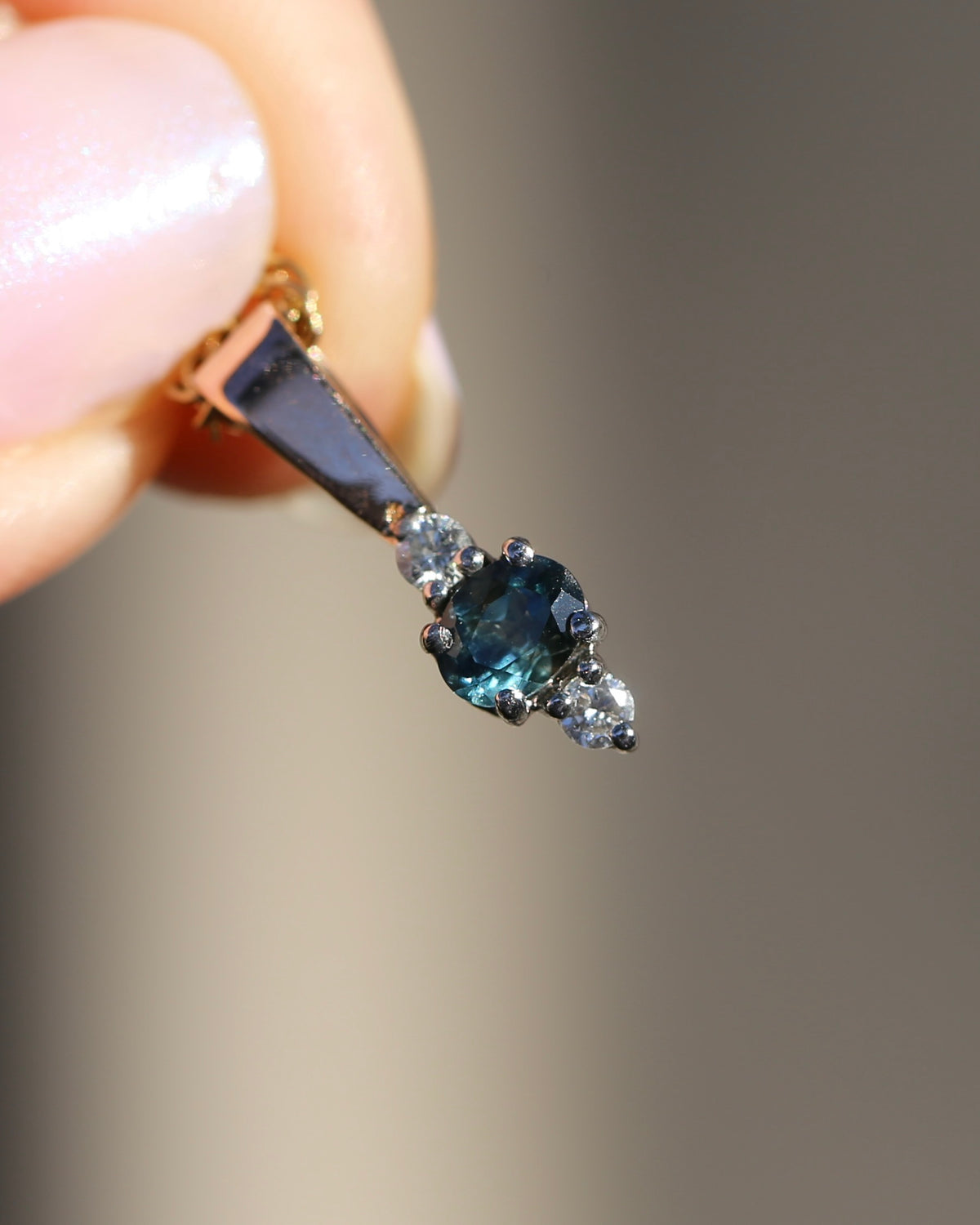 Vintage 0.55ct Parti Sapphire and 0.11ct Diamond Trilogy Pendant, 1.00g