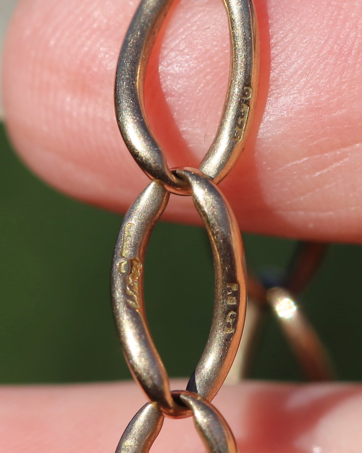 Old Rosey Gold Wide Oval Hallmark Linked Chain with Single Albert Clasp, 20.25g, 16 Inches or 41cm