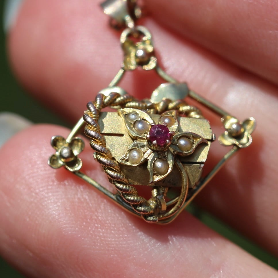 Circa 1940s Chester Made Twisted Rope Heart & Floral Pearl Pendant, 9ct Yellow Gold, 2.4g