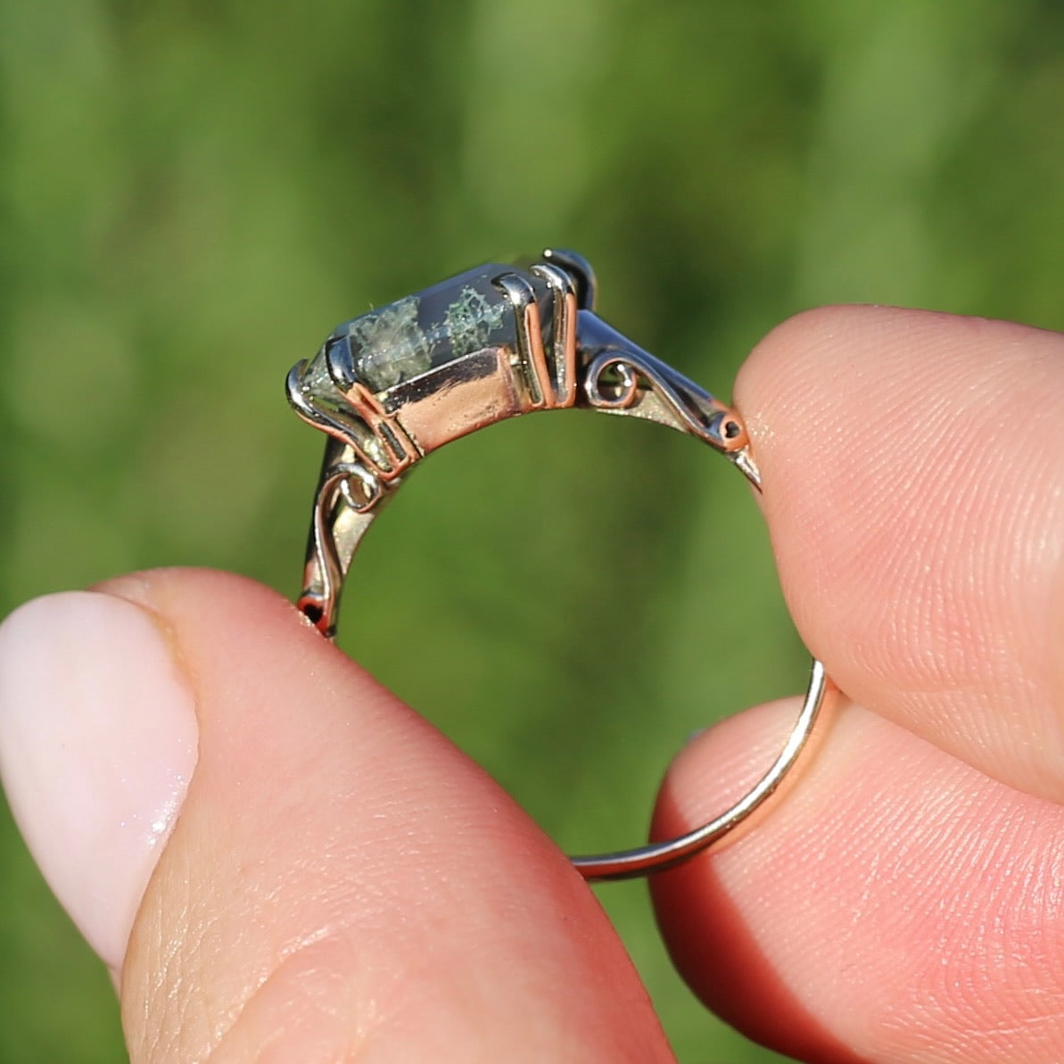 4.95ct Emerald Cut Moss Agate Ring with Fabulous Double Claws, 9ct Older Rosey Gold, size N1/2 or 6.75